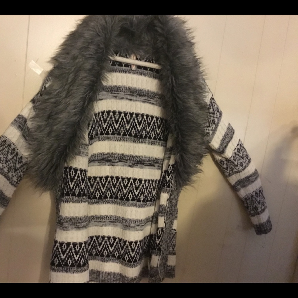 Black and White sweater with grey fur made by Red Camel , Size S. Nice sweater.